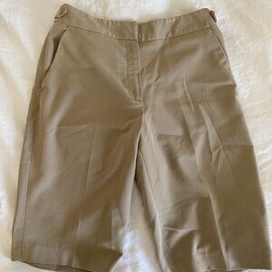 Larry Levine Petite Women's Size 6 Stretch City Shorts Tan Khaki